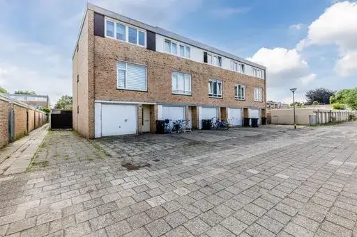 Corner house for sale: Beethovenstraat 44, Componistenbuurt Roermond