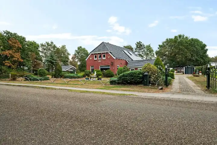 Detached house for sale: Beetserweg 57, Sellingerbeetse Sellingen