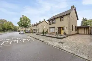 Detached house for sale: Begoniastraat 46, Schilberg Echt
