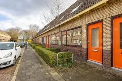 Tussenwoning te koop: Begoniastraat 81, Bloemenbuurt Groningen