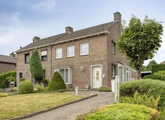 Twee-onder-één-kap te koop: Bekerbaan 37, Schimmert Schimmert