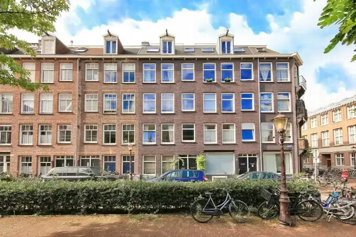 Studio te koop: Bellamydwarsstraat 6-4, Bellamybuurt-Zuid Amsterdam