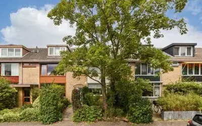 Terraced house for sale: Belle van Zuylenlaan 24, Heldenbuurt Amstelveen
