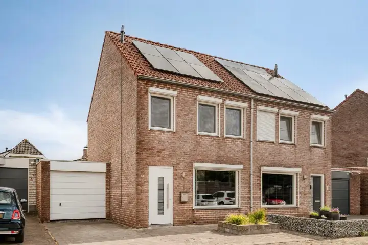 Terraced house for sale: Bellinistraat 14, Zoetevaart Hulst