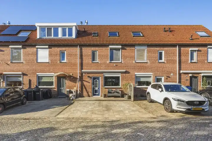 Tussenwoning te koop: Belter Wijdestraat 19, Waterwijk West Almere