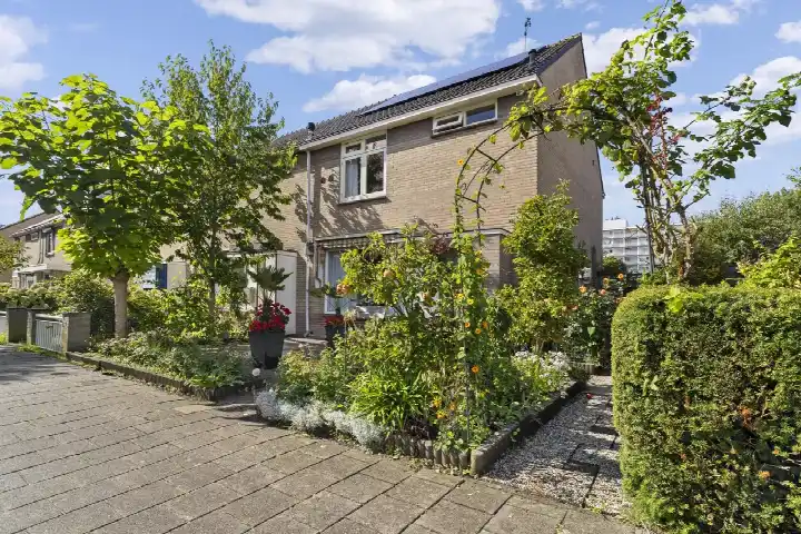 Hoekwoning te koop: Beneluxlaan 322, Zuidbroek Heemskerk