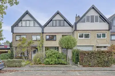 Tussenwoning te koop: Beneluxlaan 47, West 1 Dongen