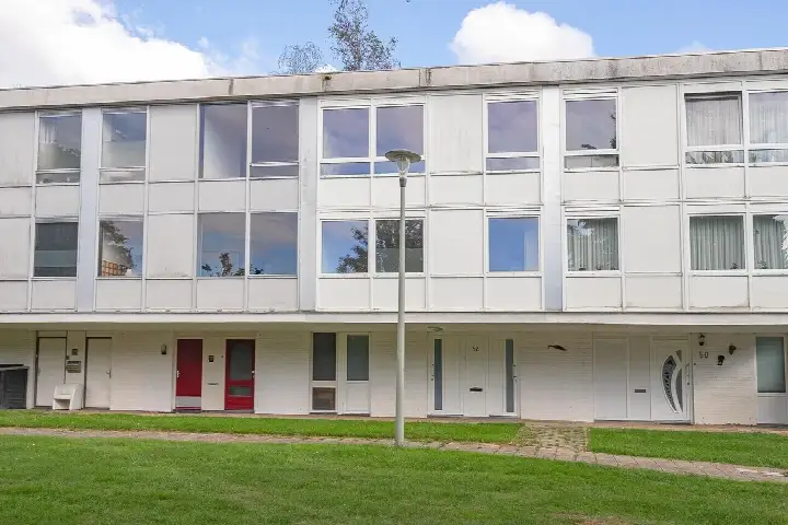 Terraced house for sale: Beneluxlaan 52, Vrieheide Heerlen