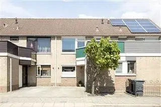 Tussenwoning te koop: Bennebroekstraat 34, Westerwatering Noord Zaandam
