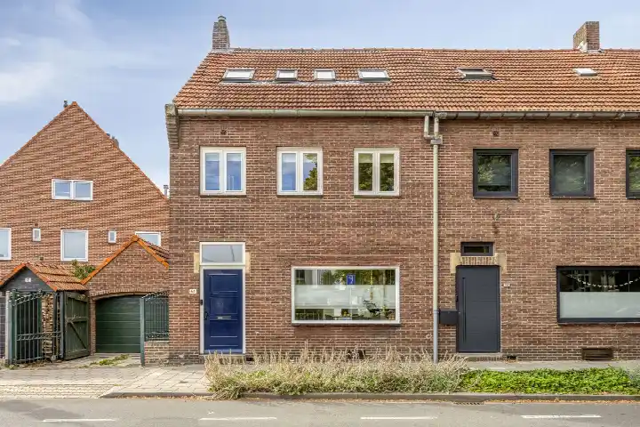 Corner house for sale: Benzenraderweg 54, Lindeveld Heerlen