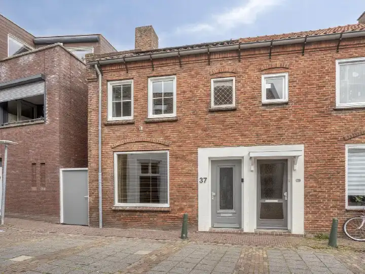 Hoekwoning te koop: Berenstraat 37, Steenbergen-Centrum Steenbergen