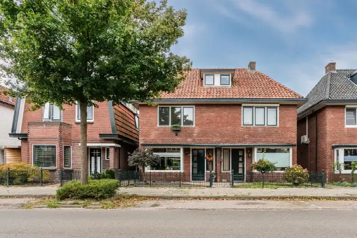 Twee-onder-één-kap te koop: Berfloweg 232, Berflo Es Zuid Hengelo