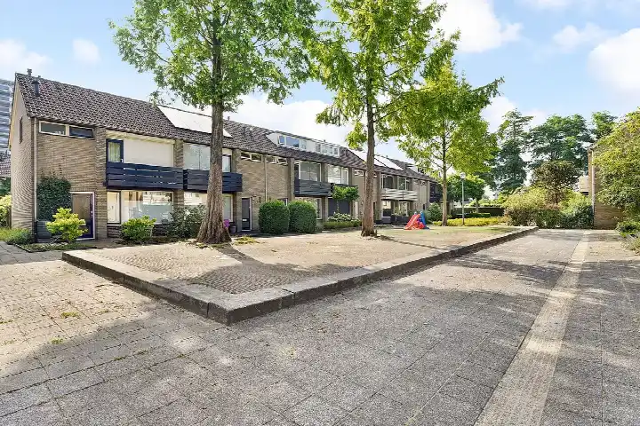 Tussenwoning te huur: Bergschot 262, Heusdenhout Breda