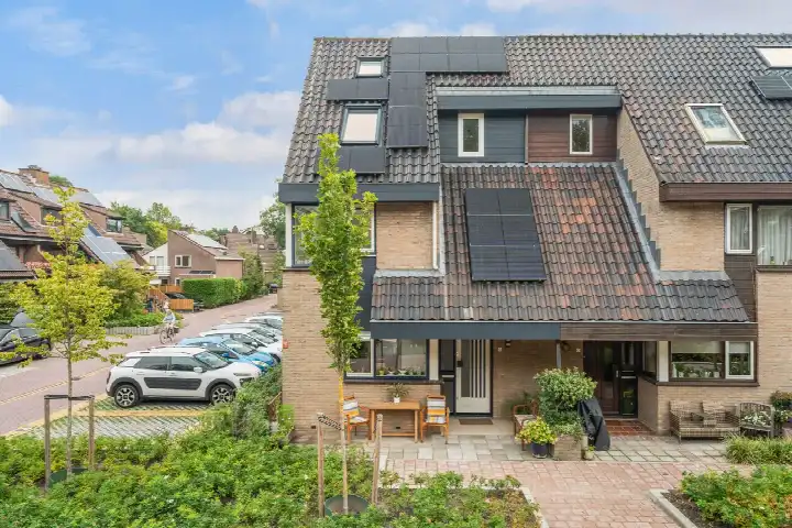 Hoekwoning te koop: Bergse Maas 5, Koningshof Pijnacker