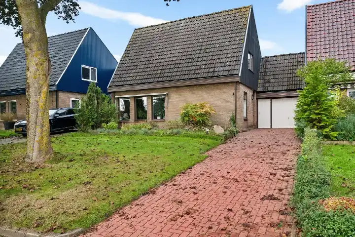 Tussenwoning te koop: Bergsteinlaan 114, Tuk Tuk