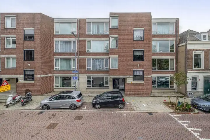 Apartment for sale: Bergstraat 26A, Oude Noorden Rotterdam