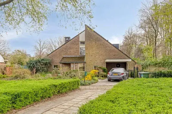 Vrijstaande woning te koop: Bergumlaan 2, Holthuizen Arnhem