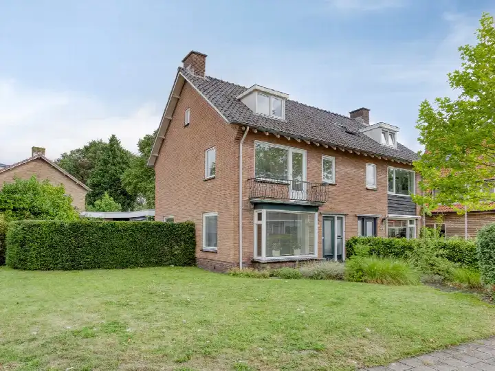 Twee-onder-één-kap te koop: Bergweg 30, Franse Gat Veenendaal