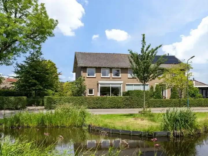 Twee-onder-één-kap te koop: Berkenlaan 1, Kamerik (dorp) Kamerik