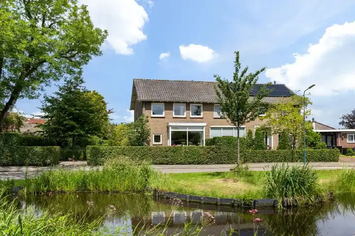 Semi-detached for sale: Berkenlaan 1, Kamerik (dorp) Kamerik