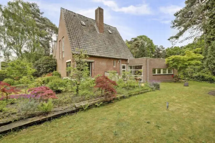 Twee-onder-één-kap te koop: Berkenlaan 10, Hasselderheide Velden