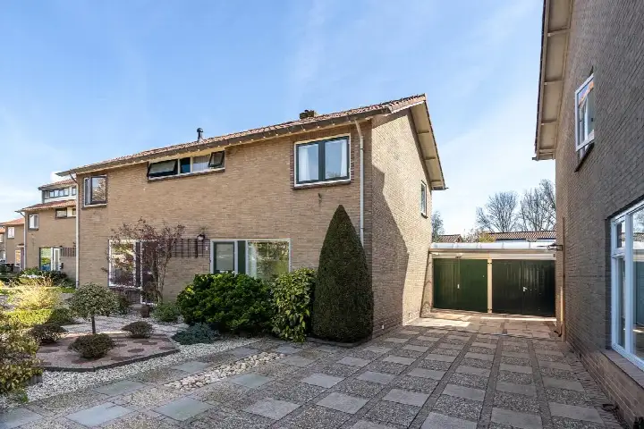 Twee-onder-één-kap te koop: Berkenlaan 6, Hamersveld-Oud Leusden