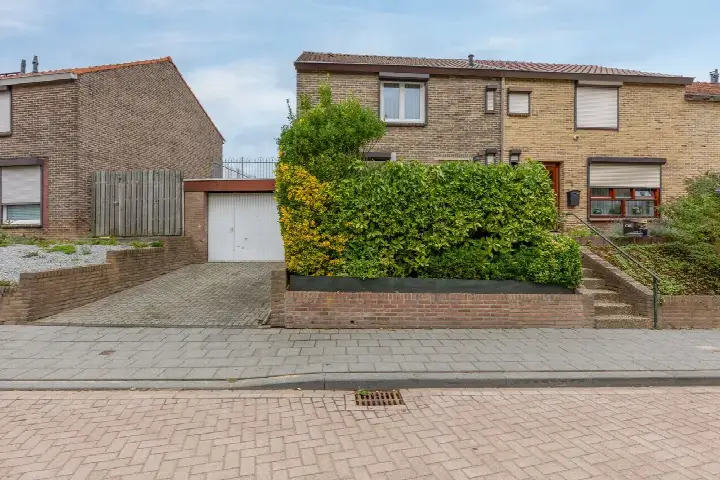 Corner house for sale: Berkenstraat 32, Kruisberg Brunssum