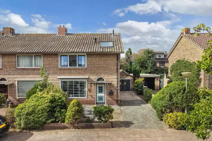 Hoekwoning te koop: Berlagestraat 10, De Zuid Huizen