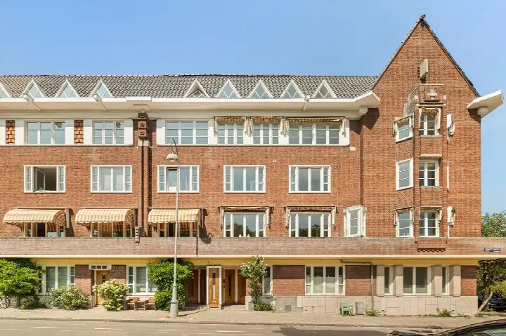 Studio for sale: Bernard Zweerskade 19-4, Diepenbrockbuurt Amsterdam