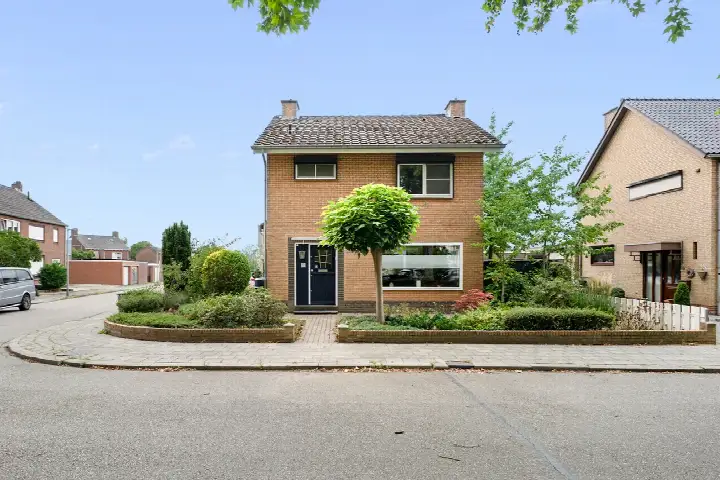 Detached house for sale: Bernhardlaan 11, Wolfskoul Susteren
