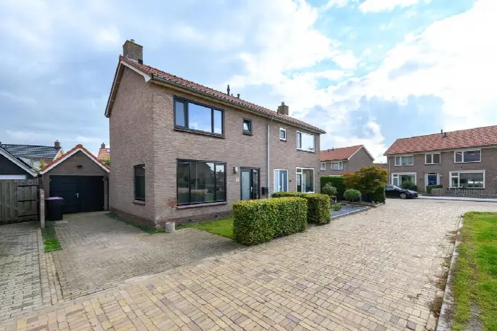 Semi-detached for sale: Bernhardlaan 33, Wolvega-Oranjebuurt Wolvega