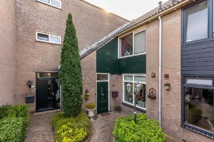Tussenwoning te koop: Bernhardplaats 50, Kulck-Noord Hellevoetsluis