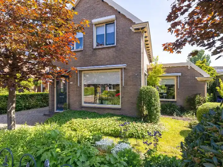 Vrijstaande woning te koop: Bernhardstraat 12, West en omgeving Avenhorn