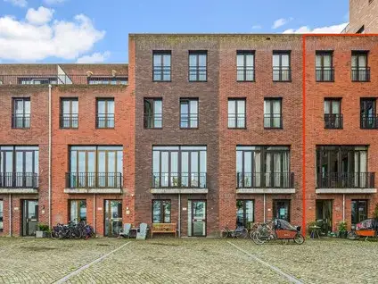 Terraced house for sale: Bert Haanstrakade 142A, Joris Ivenspleinbuurt Amsterdam