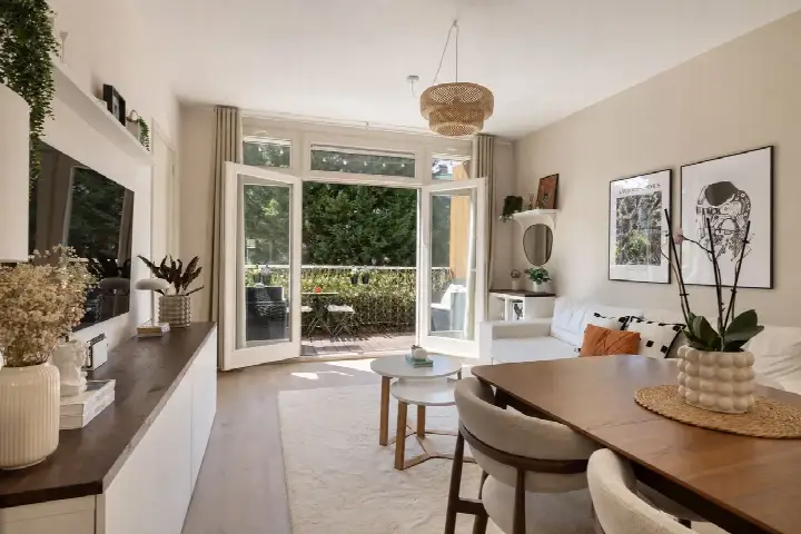 Appartement te koop: Bestevâerstraat 123-1, Landlust-Zuid Amsterdam