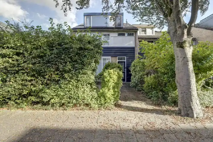 Corner house for sale: Beukelaan 16, Groenhovenkwartier Gouda