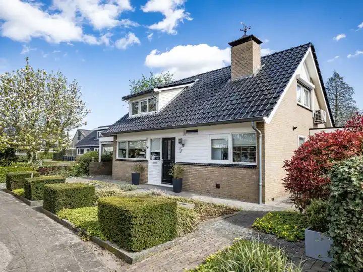 Vrijstaande woning te koop: Beukenlaan 5, Aadorp Oost Aadorp