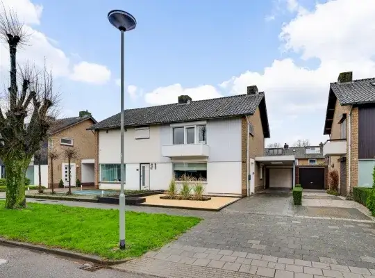 Semi-detached for sale: Beukenlaan 84, Bunde Bunde
