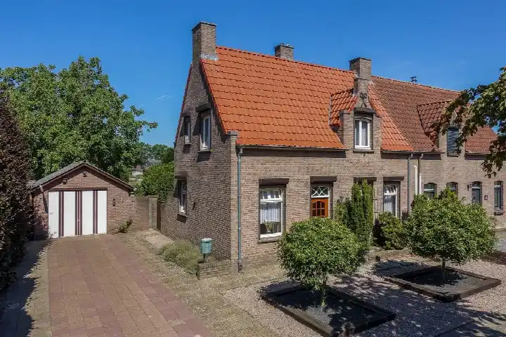 Twee-onder-één-kap te koop: Beukenstraat 36, Sint Jozefparochie-West Deurne
