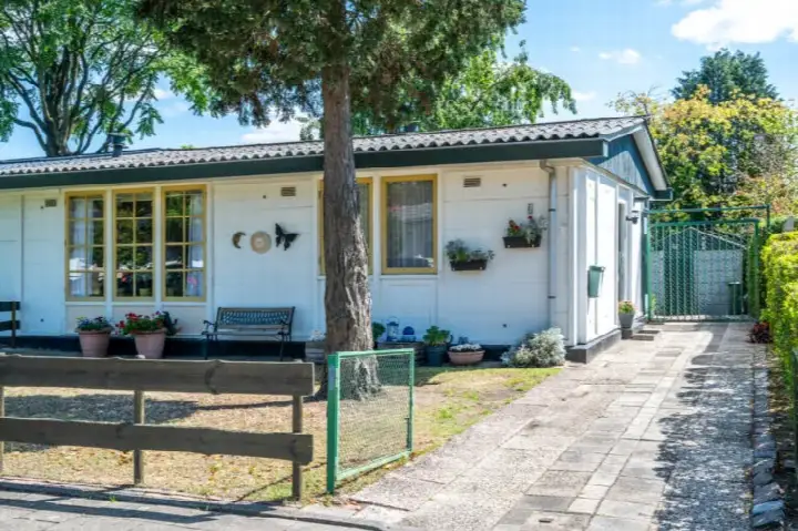 Twee-onder-één-kap te koop: Beverweg 7, St. Anna Nijmegen