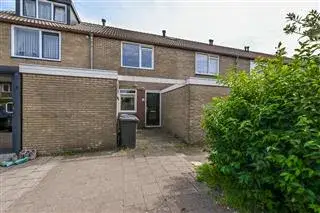 Terraced house for sale: Bezaanstraat 18, Peldersveld West Zaandam