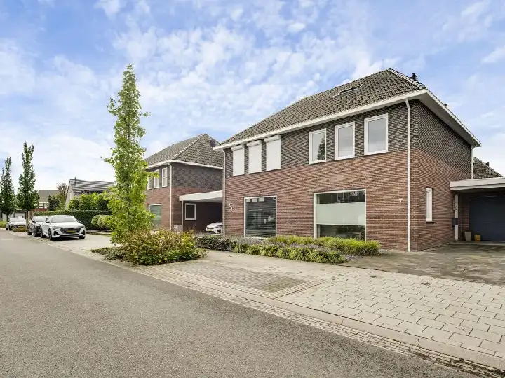 Tussenwoning te koop: Bezembinder 7, Nederweert Nederweert