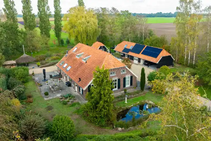 Detached house for sale: Bielemansdijk 28, Verspreide huizen Halle Halle