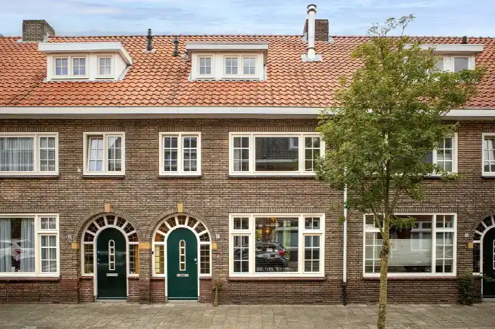 Tussenwoning te koop: Biesterweg 37, Bloemenplein Eindhoven