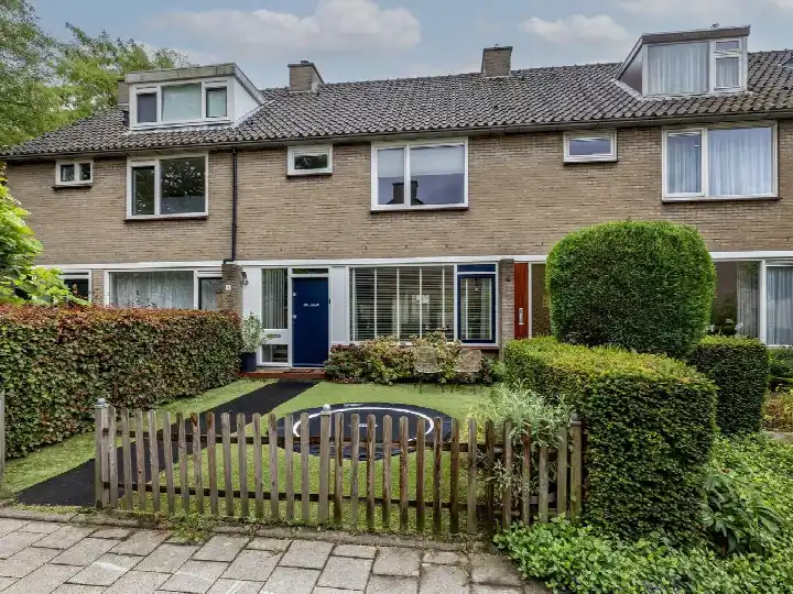 Tussenwoning te koop: Biezen 3, Paddewei Barendrecht