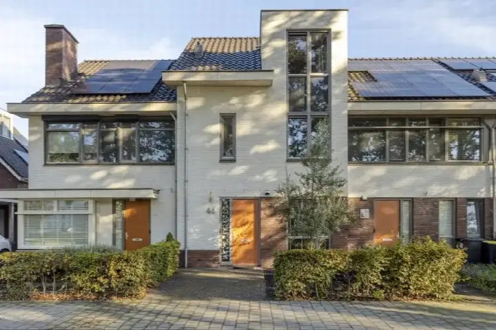 Tussenwoning te koop: Bijenlaan 44, Verspreide huizen Son Son En Breugel