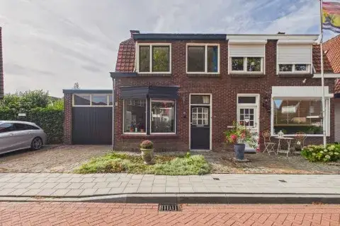 Twee-onder-één-kap te koop: Bijlokeplein 10, Kern Axel Axel
