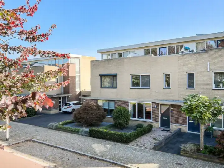 Tussenwoning te koop: Bijsterveldenlaan 390, De Kievit Zuid-West Tilburg