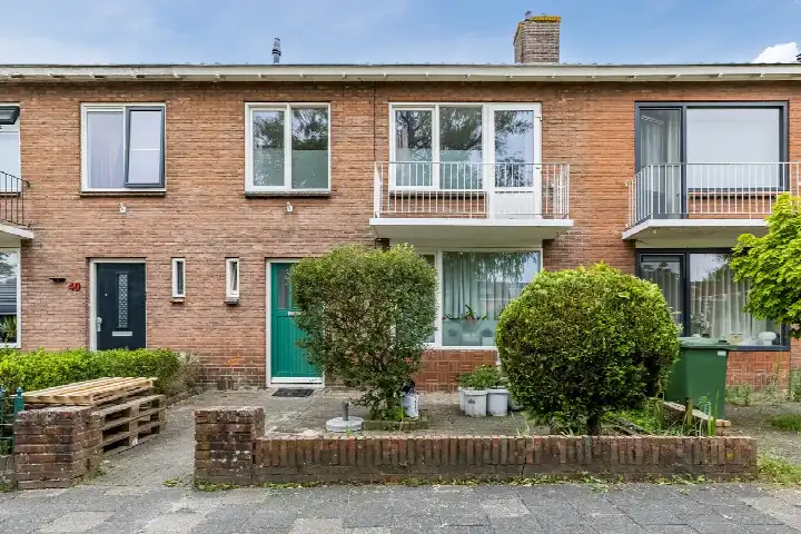 Terraced house for sale: Bilderdijklaan 38, West Hoogeveen