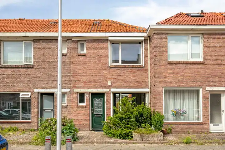 Tussenwoning te koop: Bilderdijkstraat 21, Schrijversbuurt Tilburg